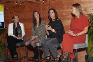 Deze beelden mogen niet aan derden worden verspreid, zonder toestemming van de fotograaf Nienke Meek. Zowel digitaal als hardcopy. Dit geldt niet voor verspreiding in huiselijke kring. meek-meekspictures-fotograaf-abcoude-fotografie-amsterdam-ronde-venen-vrij-werk-fotografie-